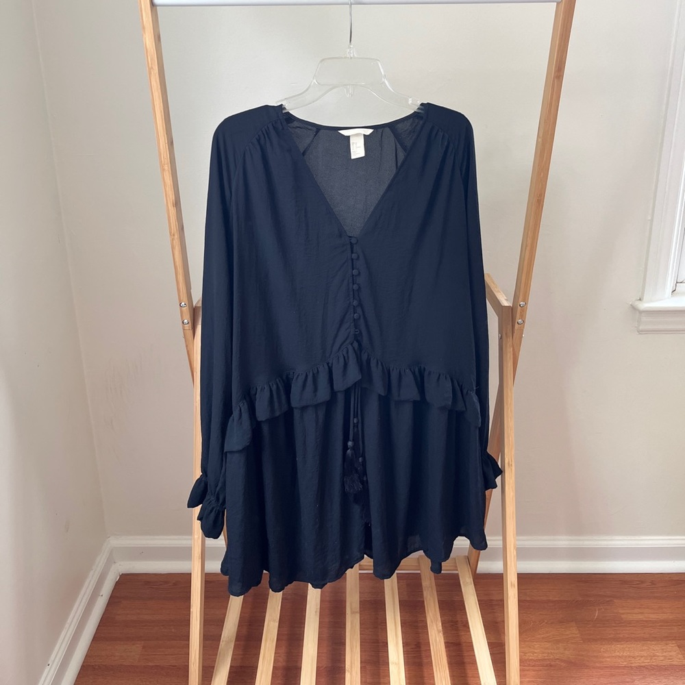 H&M Black/Dark Navy Flowey Top! Peplum style